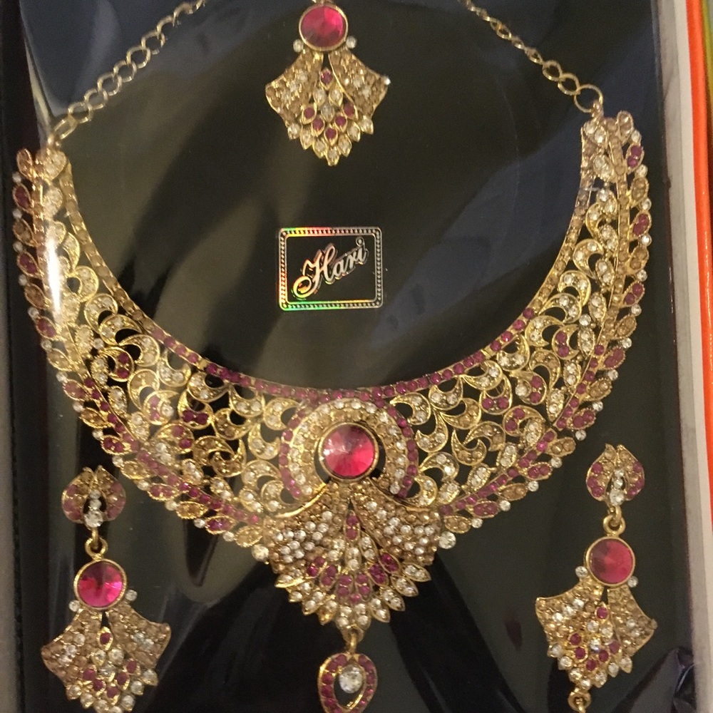 Necklace sets